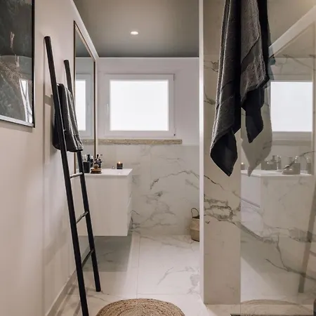 Barambu - 3 Bedrooms And Office In Avenidas Novas شقة